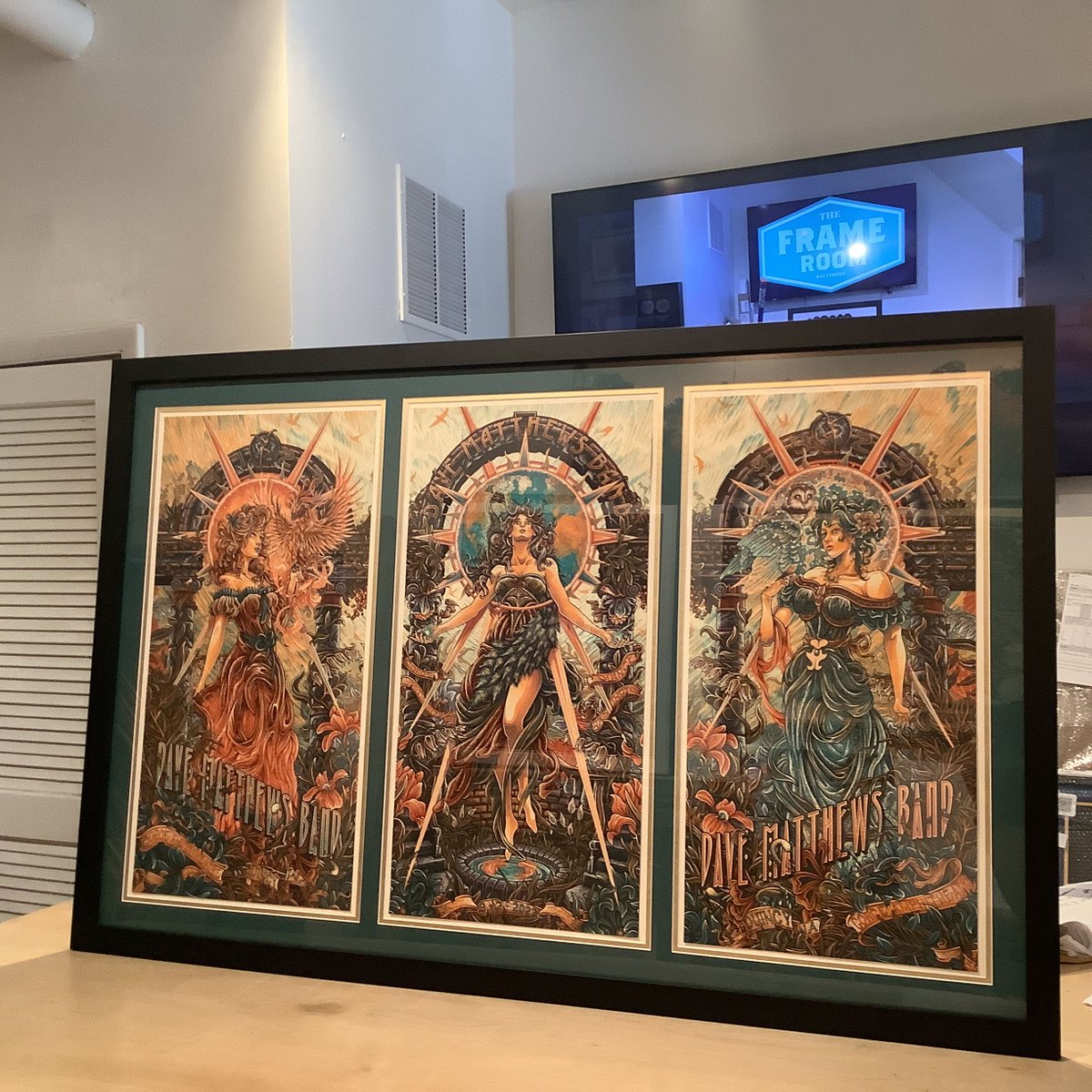 Good thing comes in threes!
#theframeroom #customframes #customframing #customframer #customframeshop #frameshop #fellspoint #baltimore #davematthewsband #concertposter #tryptic