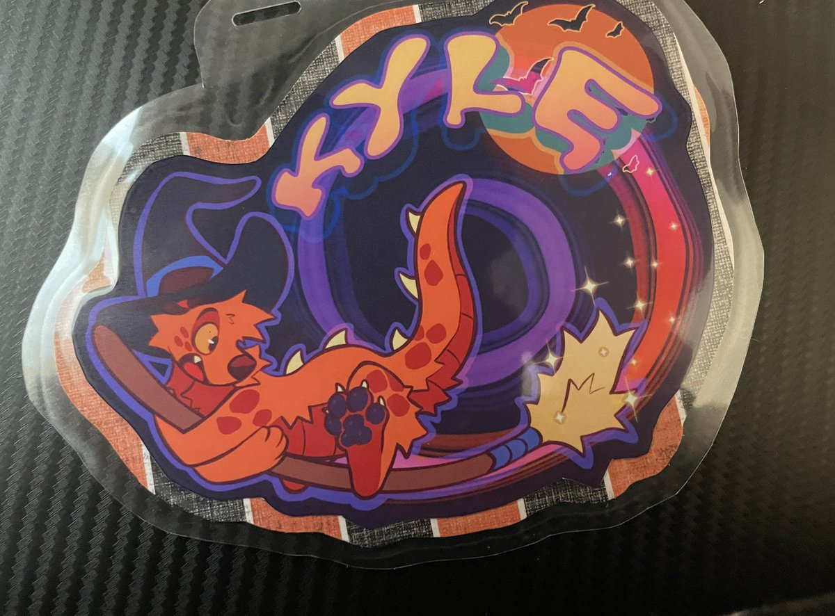 psychedile's tweet photo. 🧹Broomstick Ride YCH/Badge 🧹

- Collab between me and my partner @shruumplumes 🧡💙

- Digital only: $40
- Physical Badge: $60
- Name can be removed
- Any species okay! 

To claim please D/M, comment, or message on tele @/psychedile 🧡 https://t.co/1mtxEkFYmX