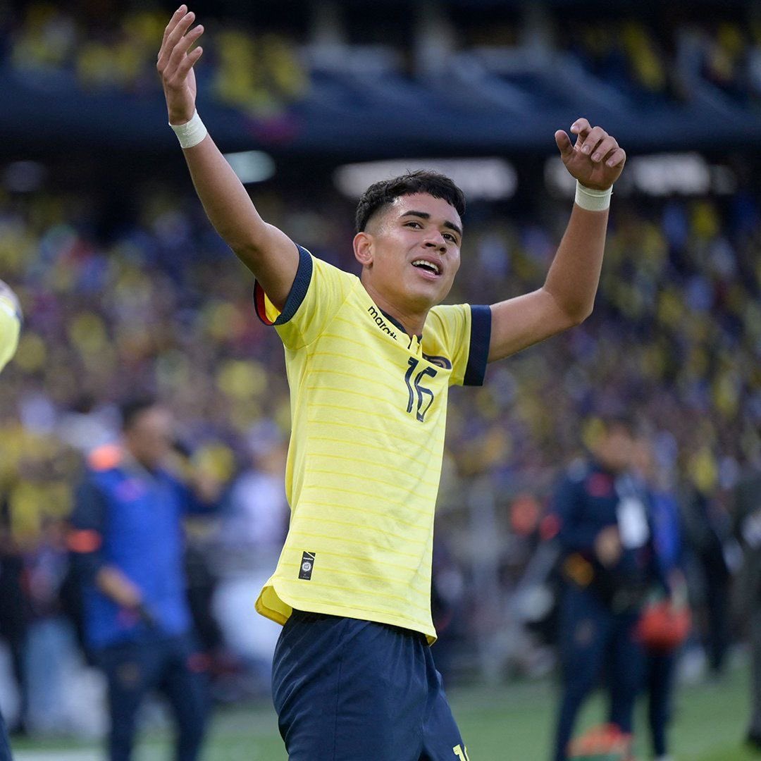 Rompió todos los libros de récords.

Kendry Páez con 16 años y 161 días, se convierte en el futbolistas más joven en anotar un gol por Eliminatorias Sudamericanas. 

Nace una estrella en Ecuador.