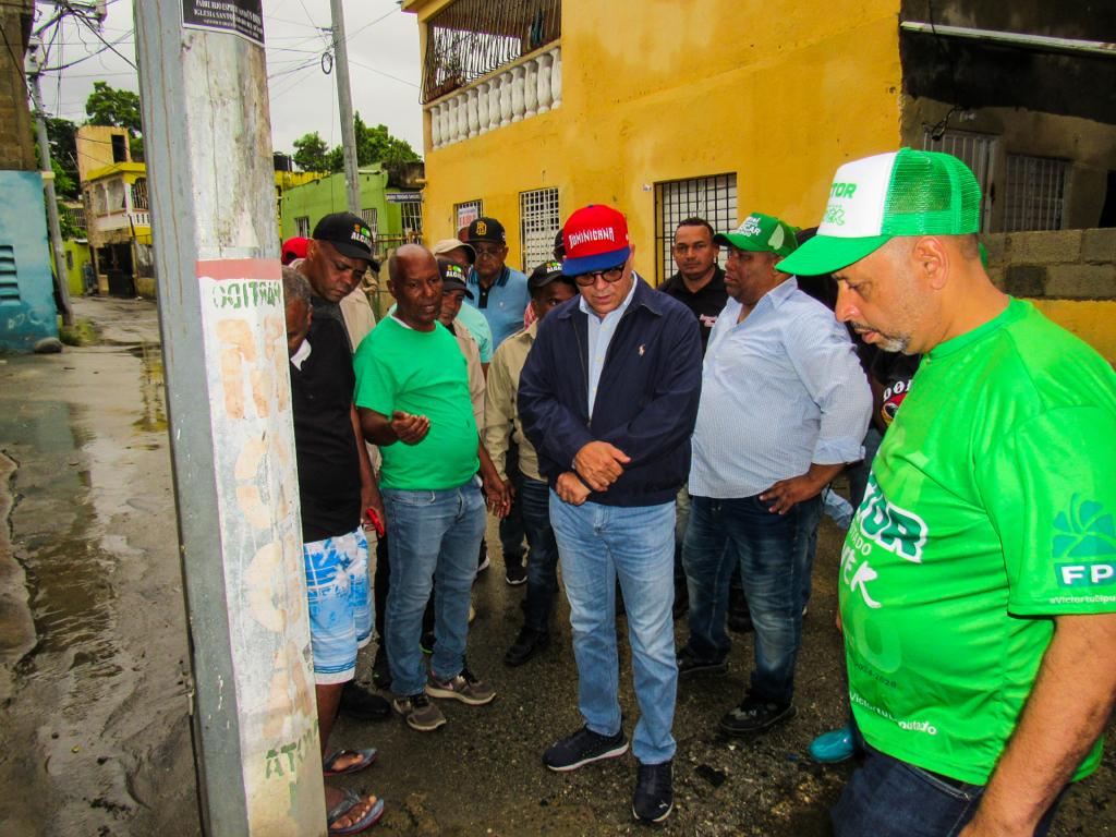 ABREAPO's tweet photo. Escuché decir a mi vecino, Son es un hombre sincero, debemos llevarlo a la Alcaldía. 
100% de acuerdo con él!!
@SerrataAquilino @FPcomunica 
#FuerzaDelPueblo
#AquilinoSerrataAlcalde 
#AquilinoSerrataGanaSDO
#JuntosPorUnMunicipioNuevo https://t.co/ATGVzWXGyy