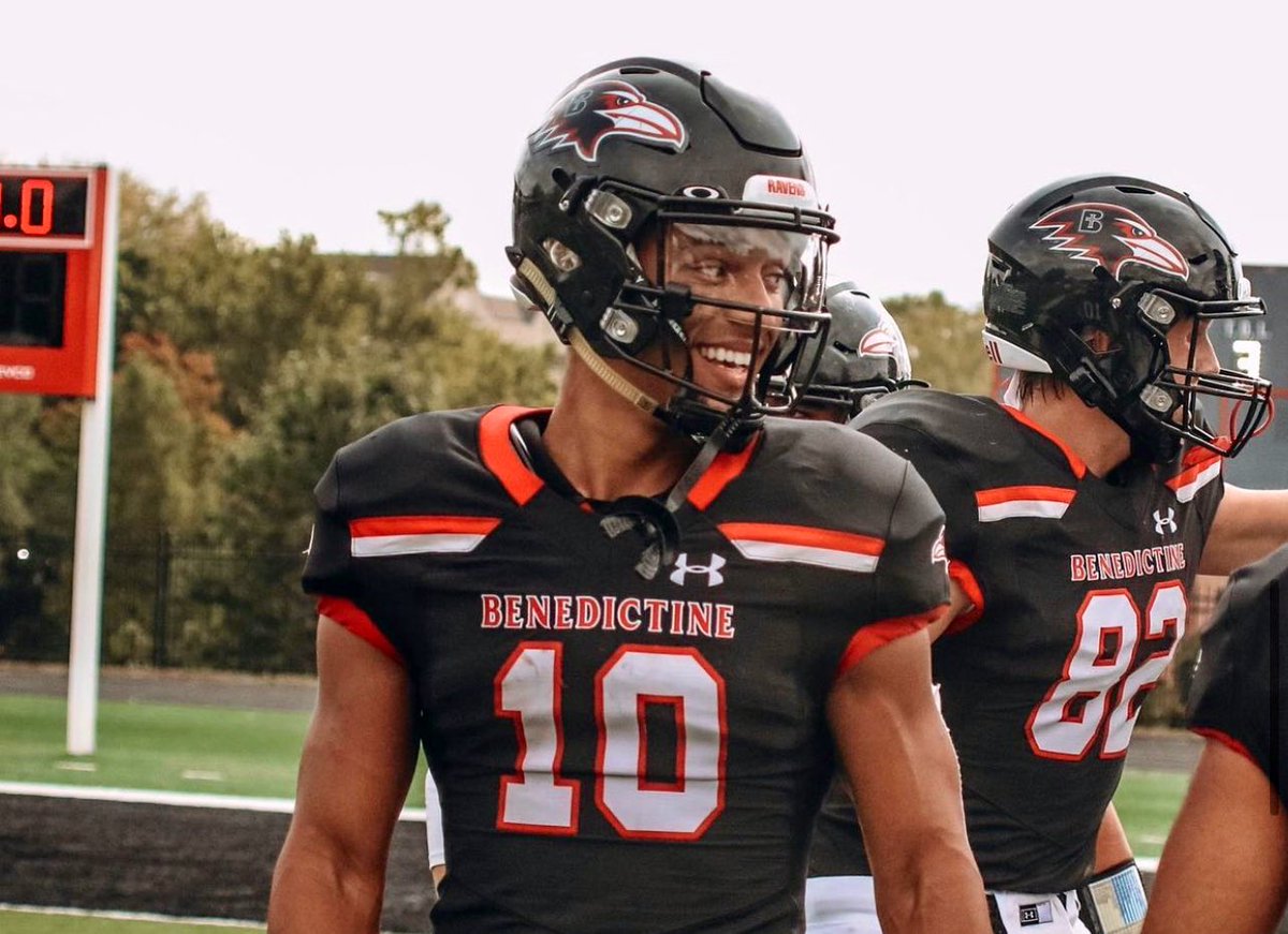 orlando_z13's tweet photo. After a great conversation with Coach Hauser, I’m grateful to have received my first offer from Benedictine college! @RavenFootballBC @10HernandezM @CoachDHernandez @CoachDanny10 @Football21O @Coach_T_Malele https://t.co/45BjEOVN8Q