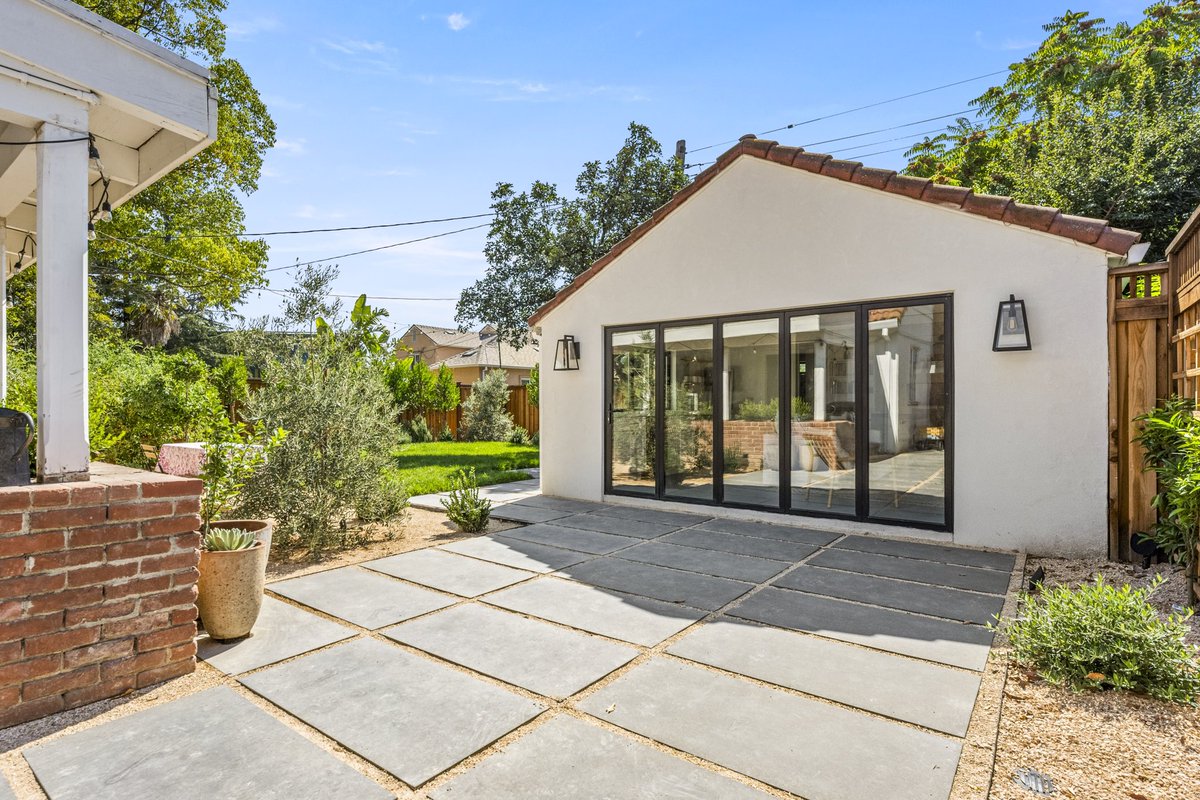 Garage conversion to office? Thats cool 😎 

#construction #remodeling #office #garage #remodel #sacramentohomes #homeconstruction #officerenovation #workfromhome #worklife #decor #sacramentophotographer #renovation #renovationideas #homerenovation #renovations #garagegoals