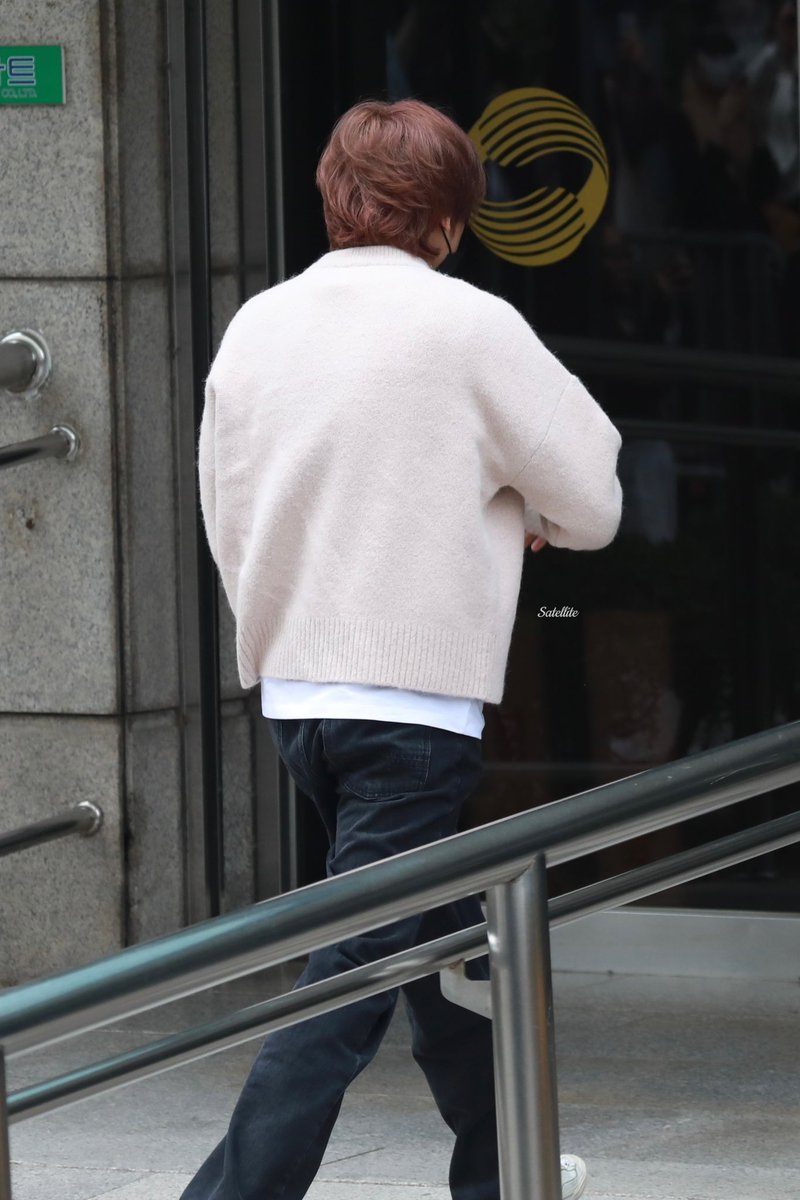 형아 티셔츠에 실오라기 잔뜩 붙어있는데...
합리적 의심중인 올챙이🤔🤭