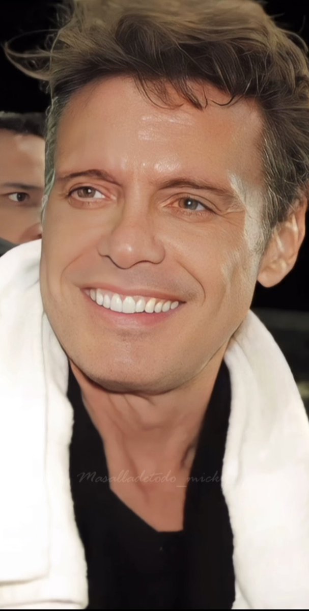 EugeCabral's tweet photo. Tan pero tan guapo @lmxlm https://t.co/1EIoevVTOW