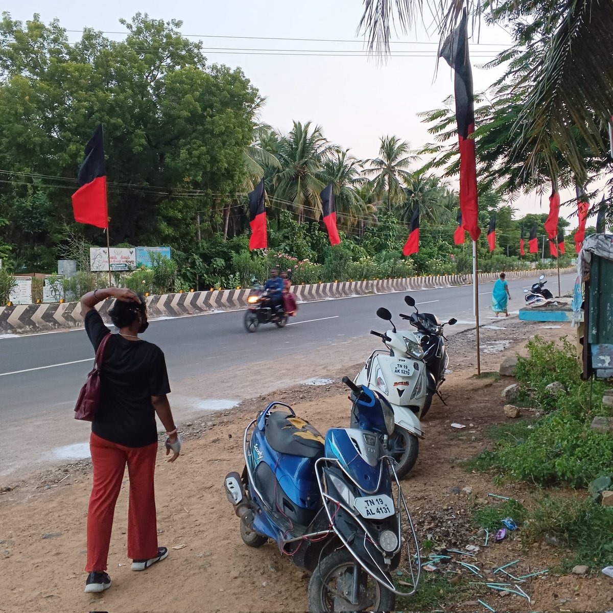 parveen_nisa's tweet photo. #Thalapathy🔹#CMMKStalin🔹@DMKITwing🔹@ITWWomenNetwork🔹@WING2point0🔹#மகளிர்உரிமைமாநாடு🔹#திமுக75🔹#WomensRightsConference🔹#NewProfilePic🔹#ParveenNisha 🔹#ReportingForDuty🔹#beingME🔹#teamPN🔹#தளபதிமுகஸ்டாலின்_முகநூல்குழுவினர்🔹https://t.co/Se1w9gDxbj🔹https://t.co/aAYne5SyTh https://t.co/a0tQdpq5NI