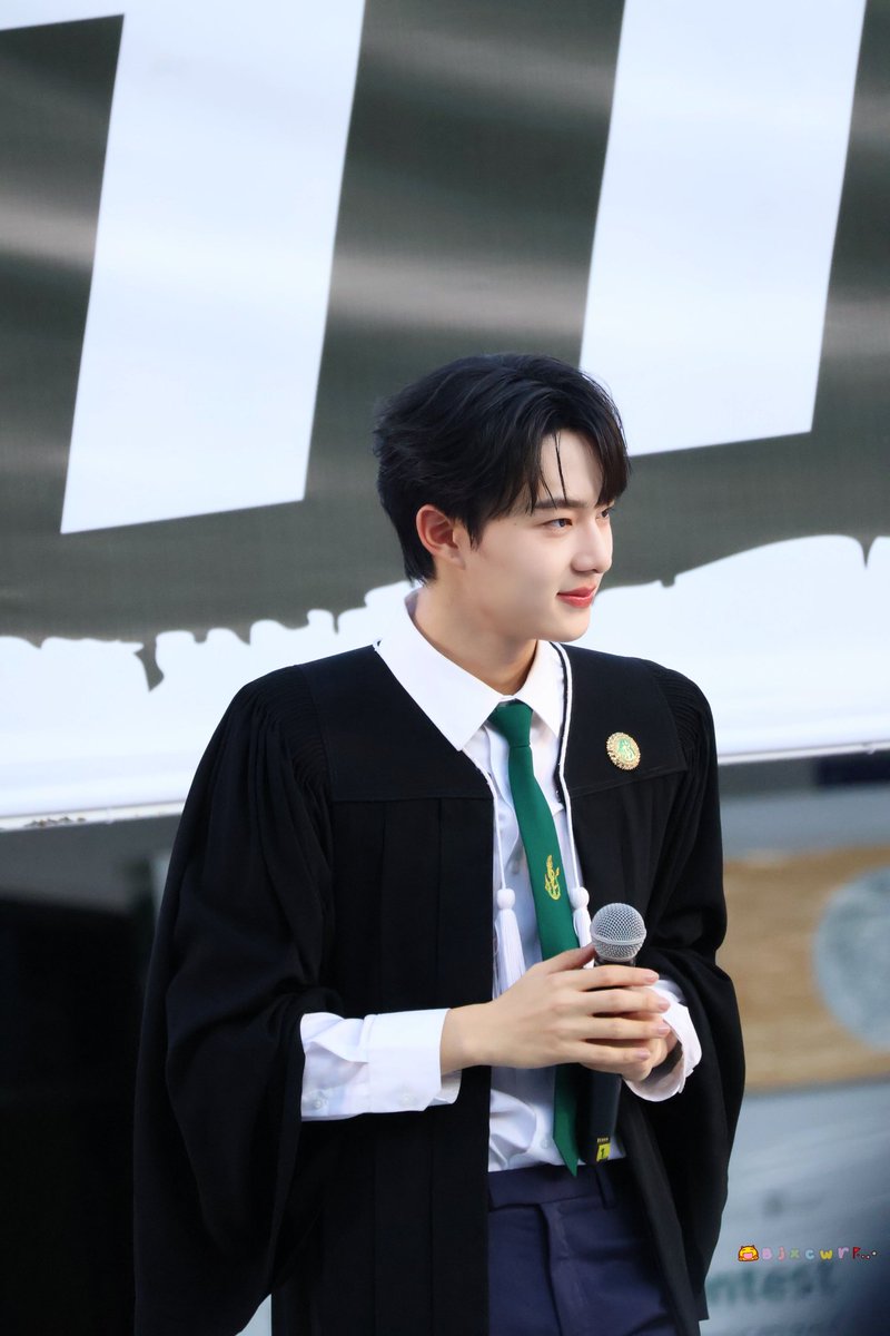 bjxcwr's tweet photo. พี่นิวคะ ? 🧑‍🎓

#NuNew 
#NuNewGraduationDay
#นุนิวเกียรตินิยมอันดับหนึ่ง https://t.co/PSGr6AI5Jf