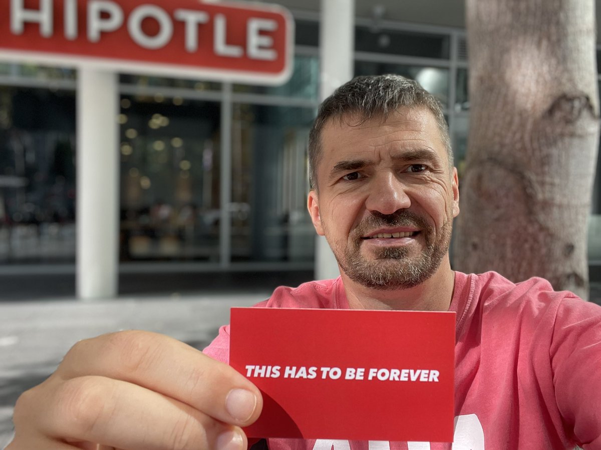 MikhailBatin's tweet image. I think the simplest and most useful thing in our business: a declaration of commitment to the idea of ​​life extension.

We must protect our interests in the public sphere.

And it's not that difficult. We can convince everyone that death is terrible, and the idea of ​​saving