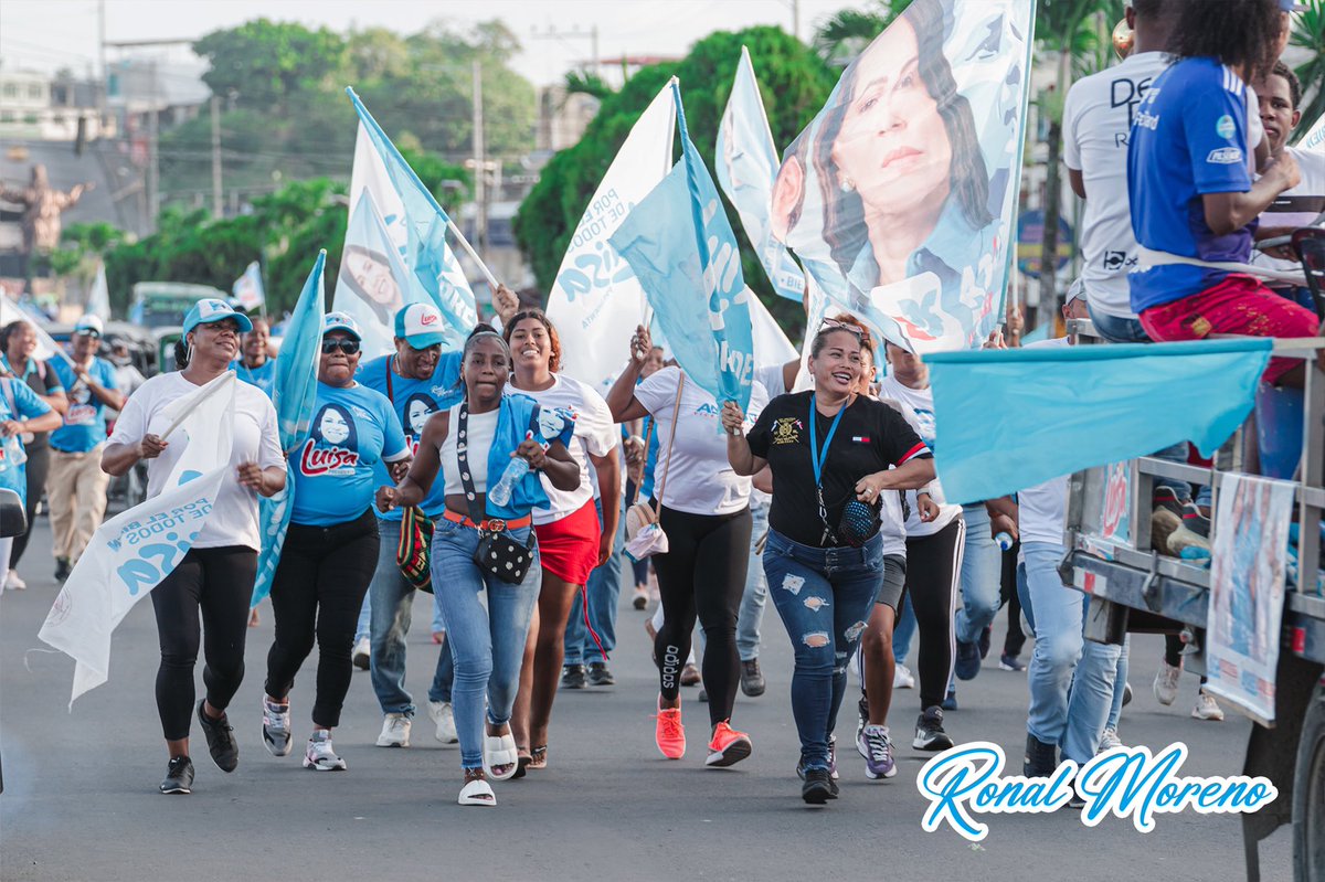 Quinindé es una verdadera fiesta en apoyo a @RC5 y <a href="/LuisaGonzalezEc/">Luisa González</a>  este 15 de octubre la VICTORIA de todo el ECUADOR será por Salud, Educación, Seguridad y Trabajo, Todito 🖐