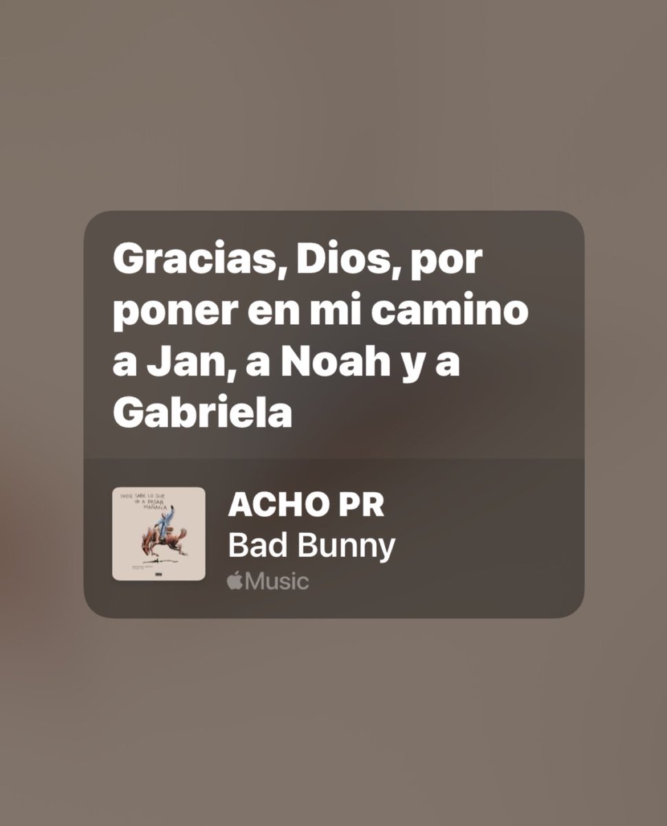 garxiaa_a's tweet photo. :O Bad Bunny thanking God for Gabriela made my jaw drop six feet down LMAOOOO😭😭😭 someone please check on Kendall rn🚑🚨 https://t.co/KJsqDLZDgt