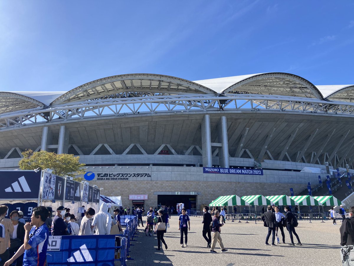 ARTNRUNN's tweet photo. 到着⚽️ https://t.co/aM795cWlDR