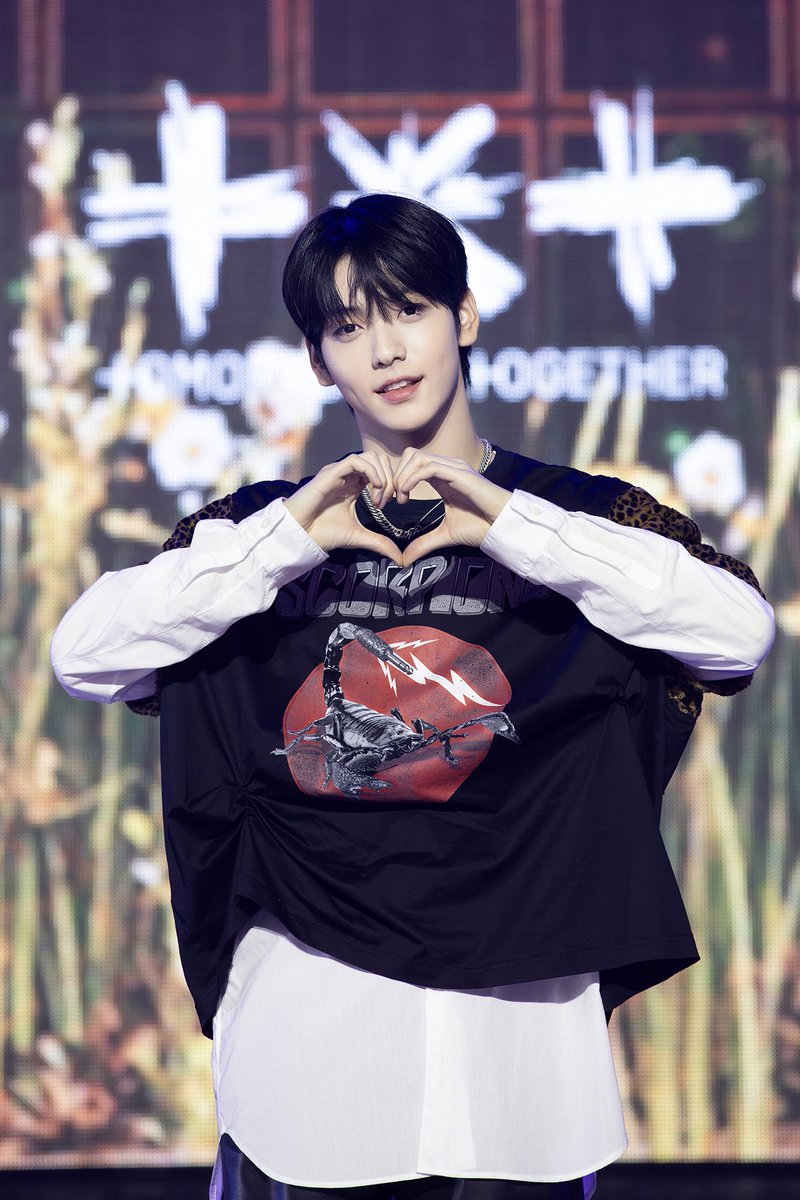 soobinparaguay's tweet photo. 📸 | IMÁGENES 

#SOOBIN en el Media Showcase para 'The Name Chapter: FREEFALL'

#TheNameChapter #FREEFALL
#수빈 #4thGenLeader #TOMORROW_X_TOGETHER     
@TXT_bighit @TXT_members

(1/3) https://t.co/HiIthCS9Mo