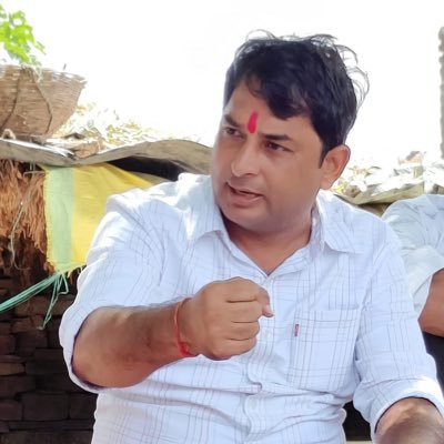 Netrammeena060's tweet photo. राहुल गांधी जी और सचिन पायलट जी हमेशा युवाओं को मौका देने की बात करते हैं ,
"नरेश मीणा जी हर पैमाने पर खरे उतरते हैं ,,
,संघर्ष ,लोकप्रियता , आमजन का विश्वास !
#छबड़ा_मांगे_नरेश_मीणा
@RahulGandhi @priyankagandhi @kharge @ashokgehlot51 @SachinPilot @NareshMeenaINC https://t.co/qgagDs1tVg