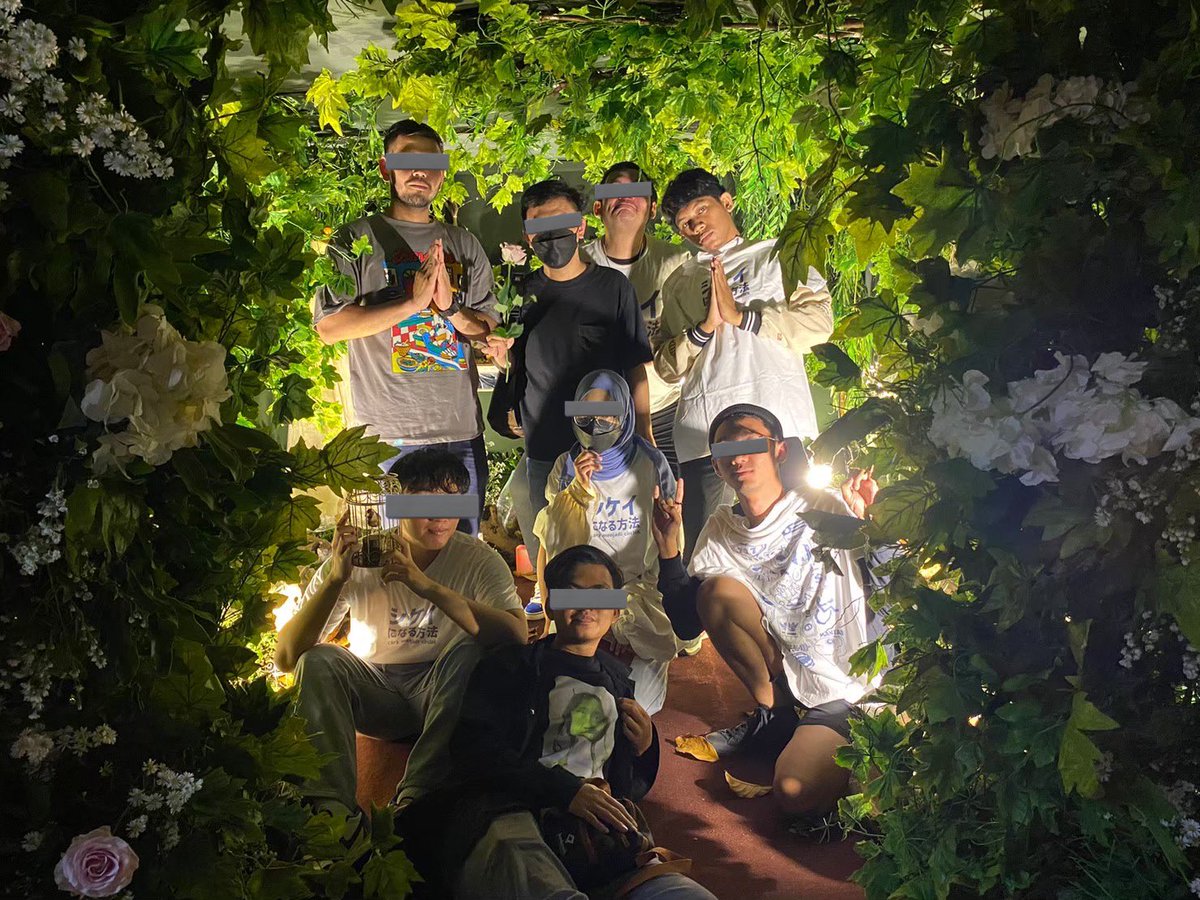 CircleKerul's tweet photo. Berpose di hutan belantara bersama mas Krisyanto Jamrud

#IndahFlorescence #22TahunTerindah #SelamatkanHutan #IndahnyaRamadan #KebanyakanHestek https://t.co/gWELfzsPHg