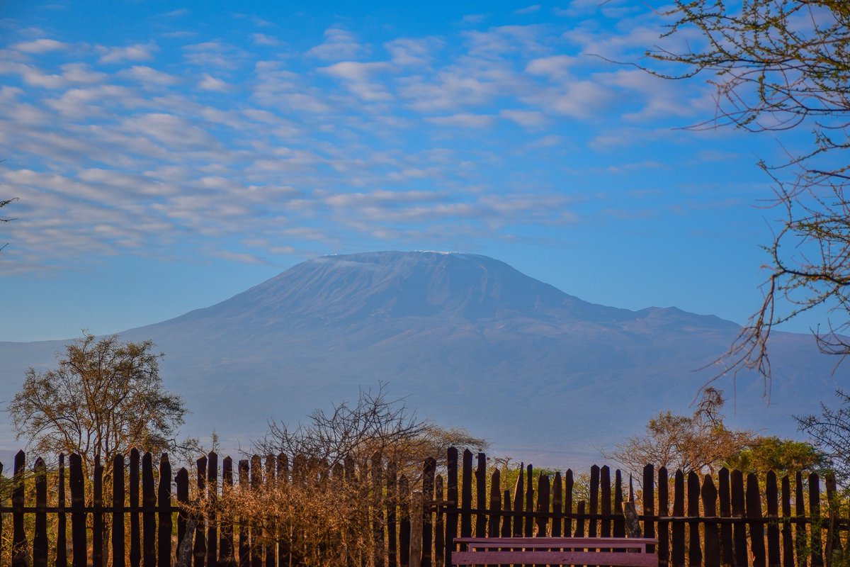 Good morning from our camp in Amboseli, where the sunrise paints the sky with hope for a day dedicated to improving livelihoods through conservation. 🌅🌿 Youth inclusion in conservation is sustainable development @Nature_Africa #ImprovedLivelihoods #PoweredByConservation