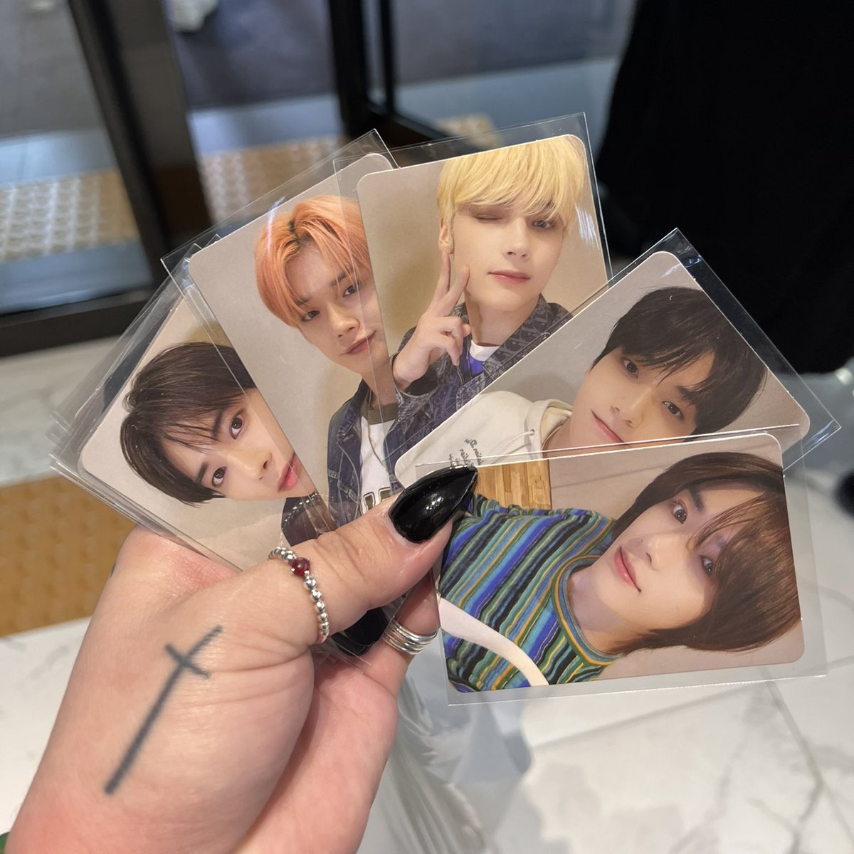 TXTMerchUpdates's tweet photo. [ PHOTOCARD PREVIEW ]

OT5 CU Benefit PCs https://t.co/UscarODiJf