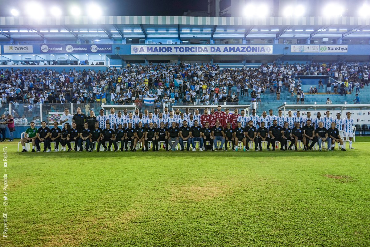 Paysandu's tweet photo. Missão dada é missão cumprida! Obrigada comissão e elenco! SOMOS SÉRIE B! 🐺

📷 Márcio Melo/Paysandu | #OMaiorCampeãodaAmazônia #PapãoSubiu https://t.co/YodG5Mr0JA