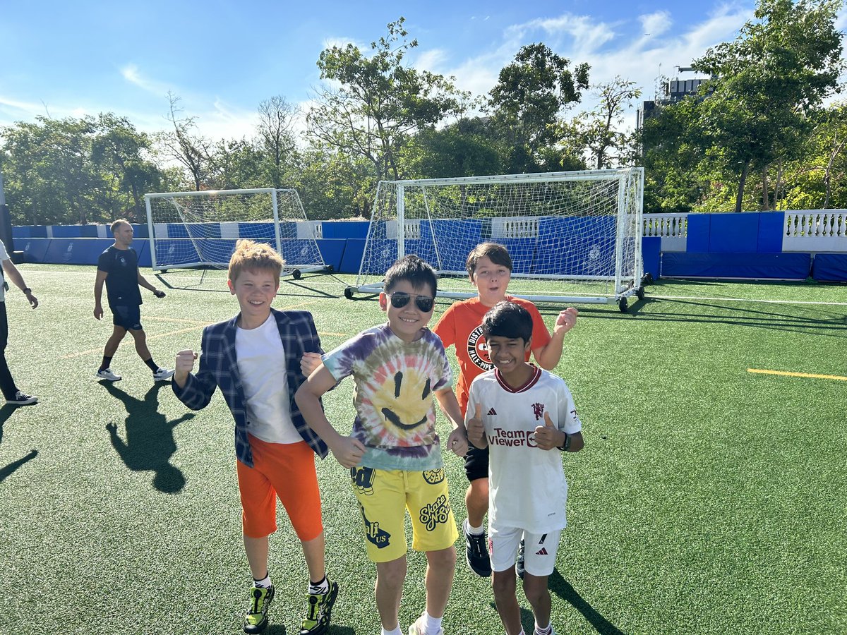 HarrowHK Lyon (@hhkslyon) on Twitter photo Kicking off #WorldMentalHealthDay with a work out on the Astro! <a href="/HHKSPastoral/">Harrow HK Pastoral</a> <a href="/Harrow_HK/">Harrow International School Hong Kong</a> Kicking off #WorldMentalHealthDay with a work out on the Astro! <a href="/HHKSPastoral/">Harrow HK Pastoral</a> <a href="/Harrow_HK/">Harrow International School Hong Kong</a>