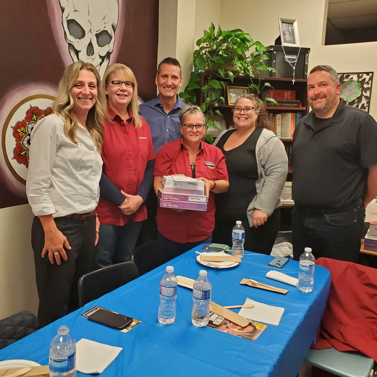 KiwanisEast's tweet photo. Celebrating 20 years of partnership with @StaplesCanada providing over $100,000 in school supplies to local children &amp; youth! 11 different youth serving agencies received over $1,200 in gift cards as well as  tablets from this year's Start to Smart campaign! Thank you customers.. https://t.co/ITcajADBYw