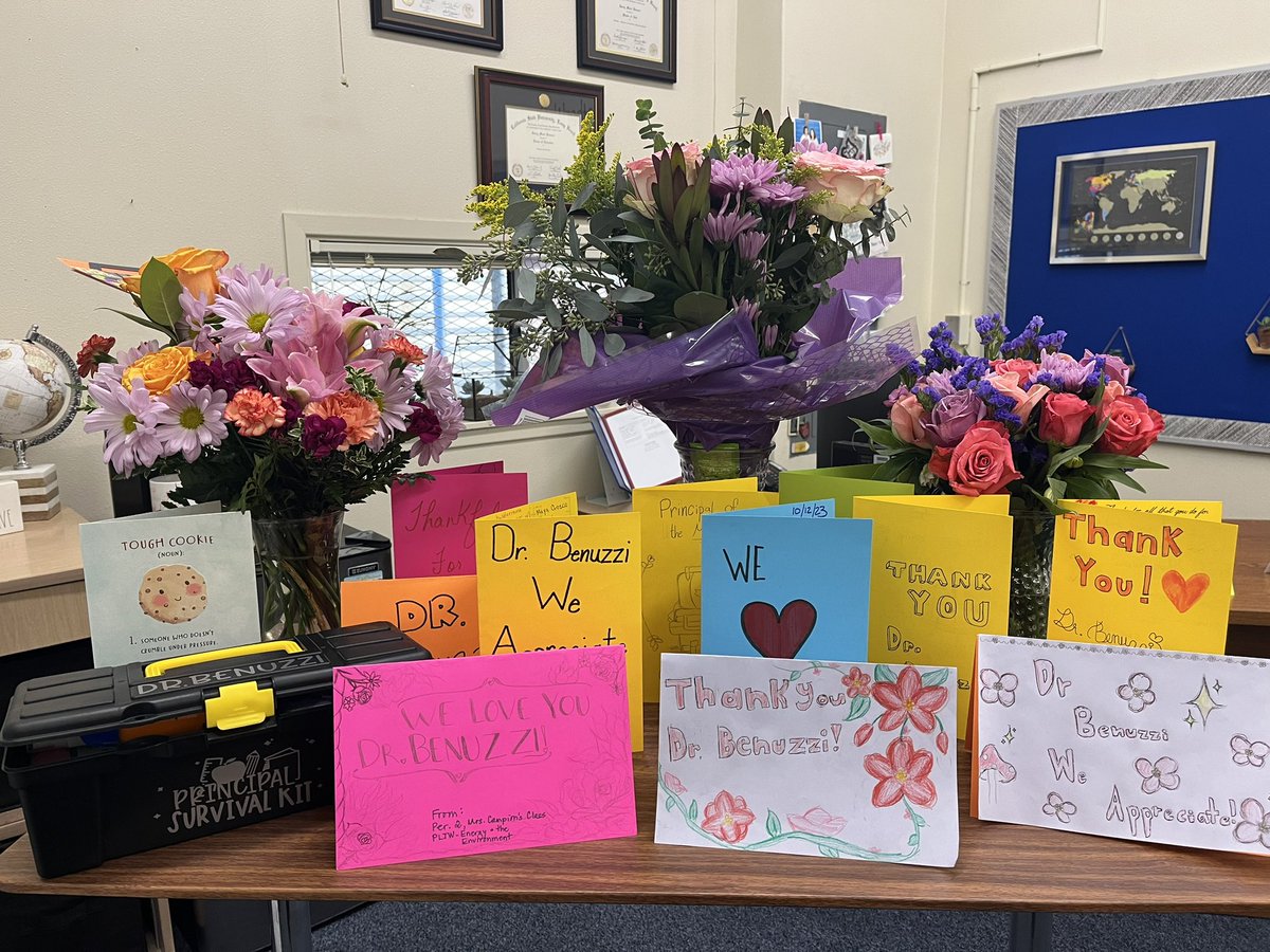 I feel extremely loved and appreciated by our @LindberghStemLB students, teachers, and staff!  A surprise potluck, flowers, and cards - so thoughtful! #NationalPrincipalsMonth
#TogetherWeRise