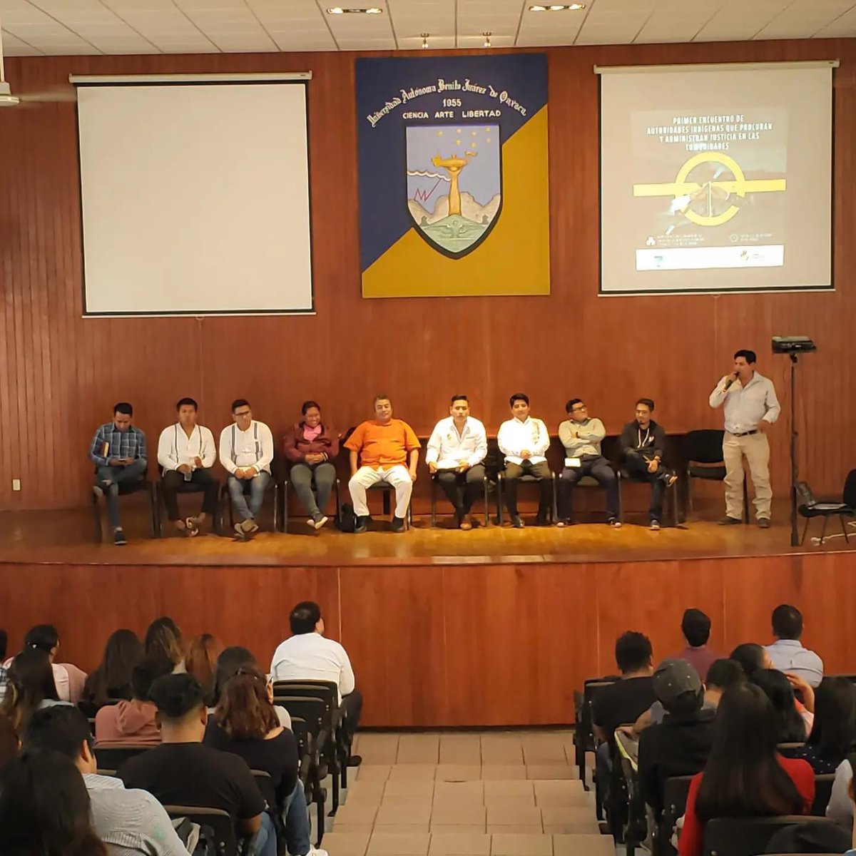 Redinterpretes's tweet photo. 🔊 Primer Encuentro de Autoridades Indígenas que Procuran y Administran Justicia en las Comunidades.
🏛 Hoy en acción conjunta con @DerechoUabjo la Facultad de Derecho y Ciencias congregamos a autoridades indígenas y autoridades judiciales de Oaxaca.
#RedInterpretes #oaxaca https://t.co/nZ53gBTk9j