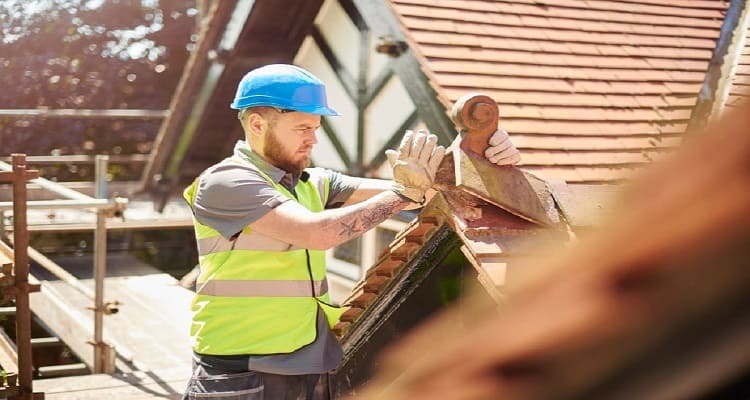 NevmartP's tweet photo. The roof over your head does more than just provide shelter. It #protects you from the #elements, #contributes to your home’s aesthetic appeal, and even impacts your property’s value.

👉Read more: https://t.co/EVwv22d19s

#Roof_Repairs  #provide_shelter https://t.co/56CqHWg3cH