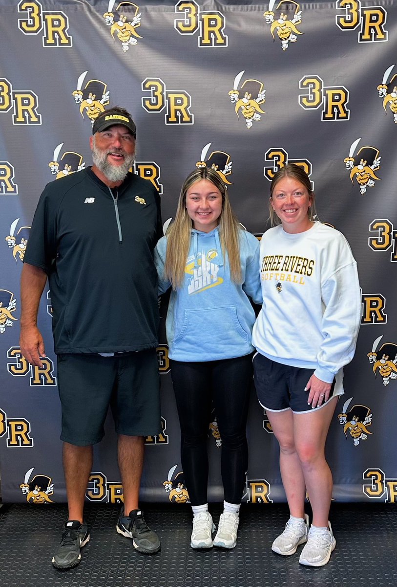 Had a great day today with <a href="/3Rsoftball/">Three Rivers College Softball</a>. 
Thank you so much <a href="/coachjnull/">Jeff Null</a> and Coach Shockley for having me come visit.. Go Raiders!!! <a href="/18uBombers/">Bombers softball 18u Ramsey</a> #blessed #offered