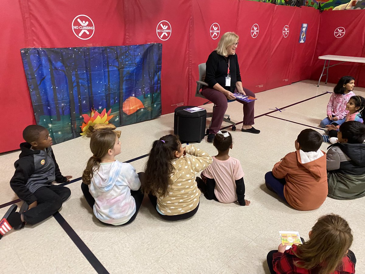 Beautiful family evening!  Little campers were seen reading everywhere! 🏕️