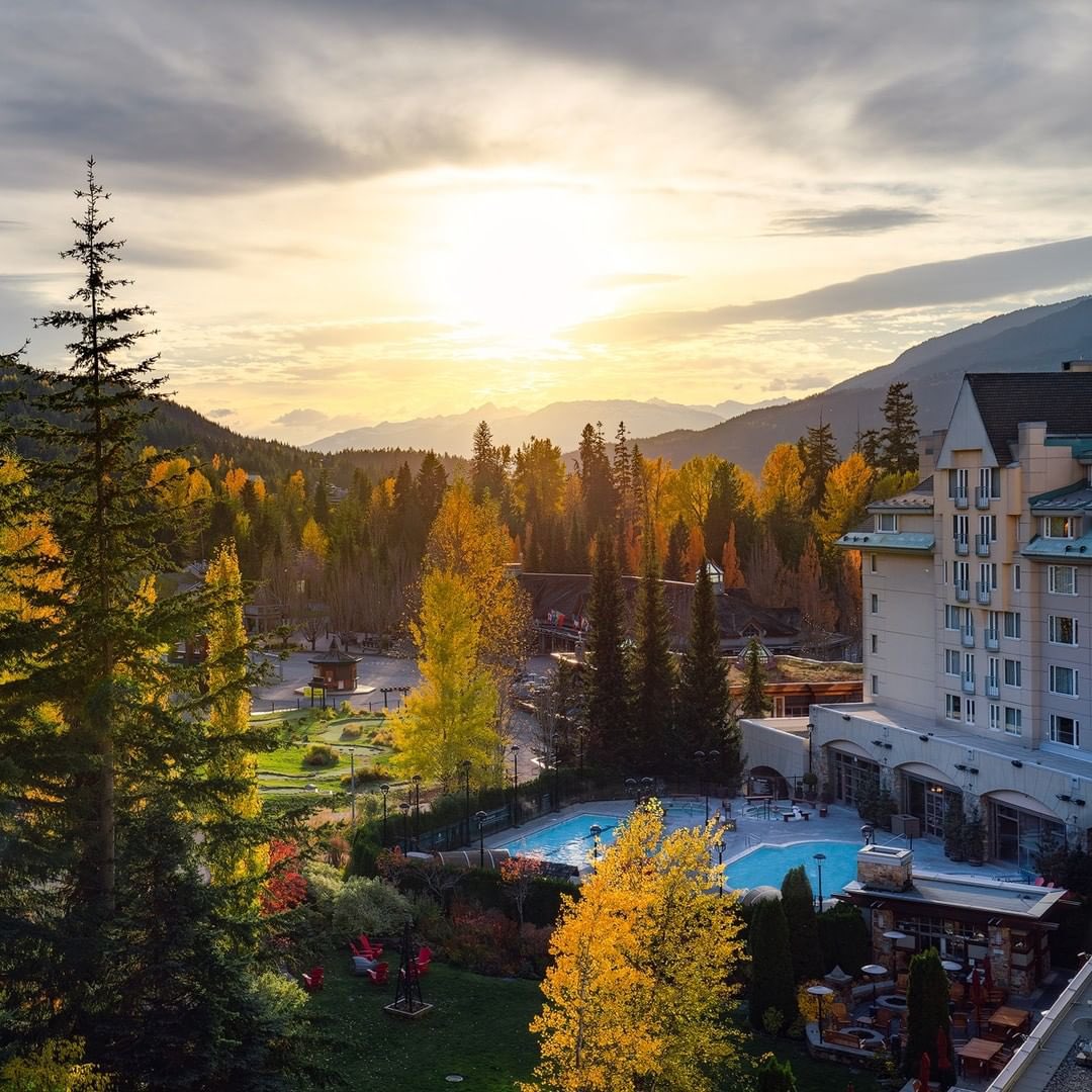 FairmontWhistlr's tweet photo. Aug-tober [ag-toh-ber] noun

The beautiful foliage of October and the sunny warm weather of August. Also known as fall perfection.

📷: @tvardi 
#wearewhistler #adventurehere https://t.co/EsJaGLLwxC