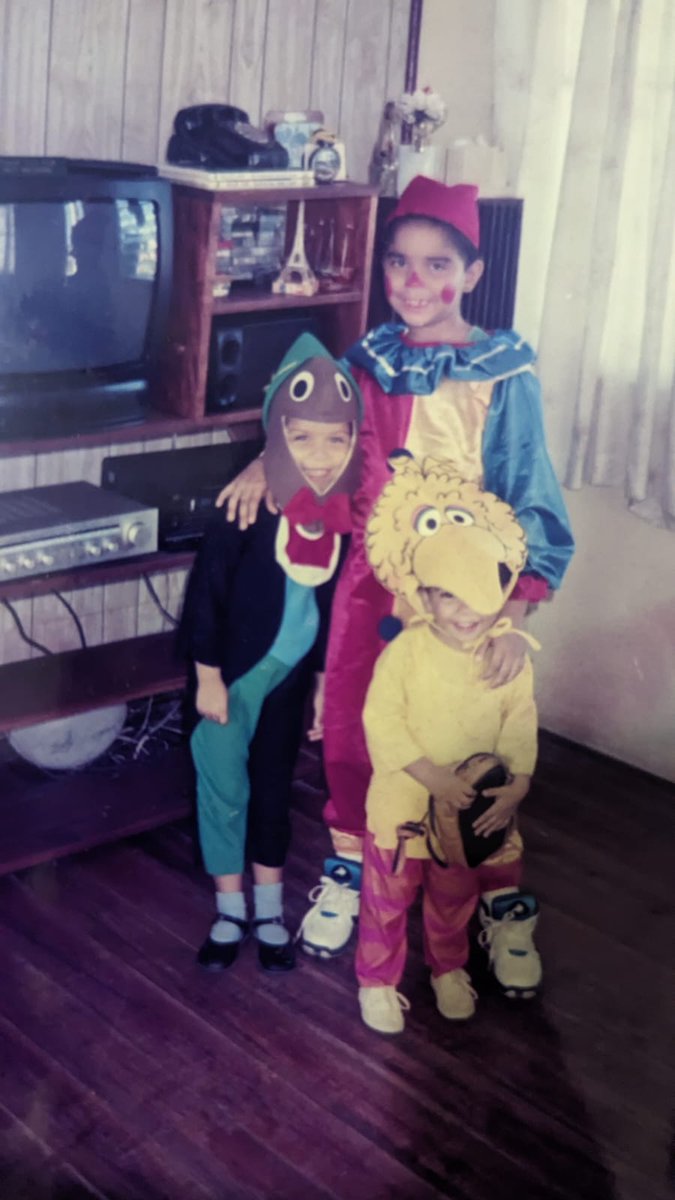 TheAndrewUsher's tweet photo. Da good ole days #halloween https://t.co/gxK6YMVBAC