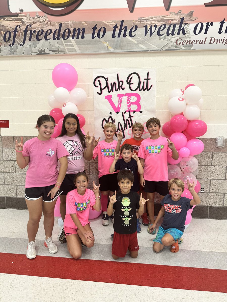 huebner_pta's tweet photo. Huskies supporting IKE volleyball tonight at the #FutureGenerals PINK OUT game! #churchillcluster #RootEdIKE https://t.co/smtaQUC0Vl