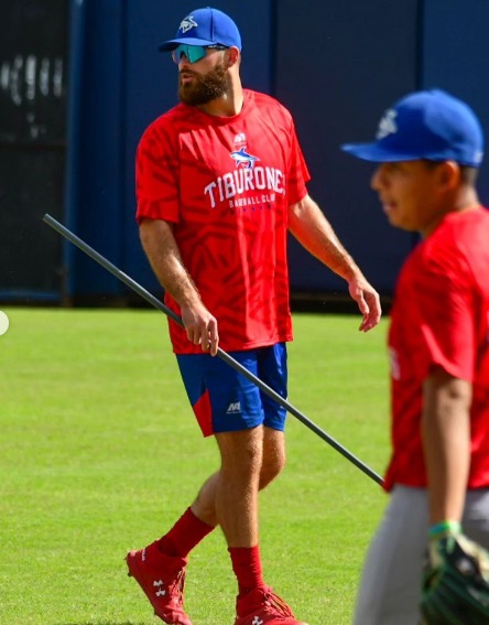 Pictures of RHP Grant Black on his first day with Tiburones de La Guaira BBC while he plays for the Venezuelan Professional Baseball League (LVBP).

📸: tiburonesbbc (Instagram)