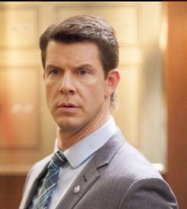 DorothyEubank16's tweet photo. “I believe there are no coincidences, Ms. McInerney.” says Oliver. 

I watched #SSDThePilot because I was a fan of @Eric_Mabius from #UglyBetty days! Now a true #POstables FOREVER! No coincidences! @hallmarkmovie #RenewSSD @ElizabethYostHC @RandPope @SamanthaDiPippo https://t.co/9lfjP2ebCj