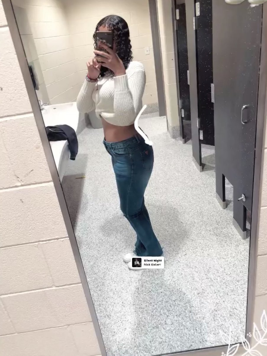 Amyneedsadaddy1's tweet photo. Collage been ruff need someone to give me head 😩 #Latina #freaky #lightskin #thick #horny #tight https://t.co/JkeSSCxwaW