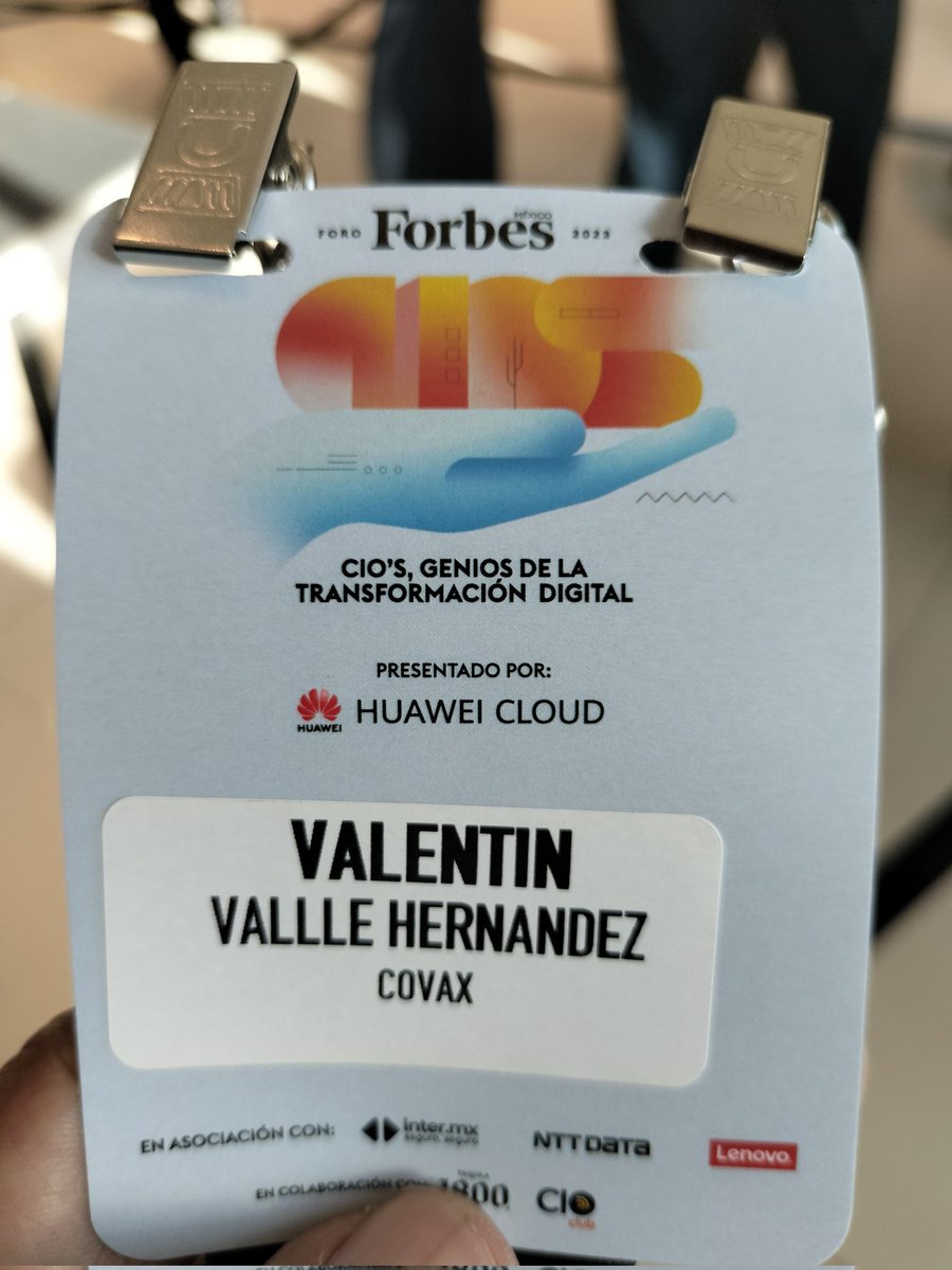 En el evento de @Forbes_Mexico, #ForbesCIO. LA #AI es el centro del evento, pero es agradable escuchar varios ponentes que no están hypeados. 😊