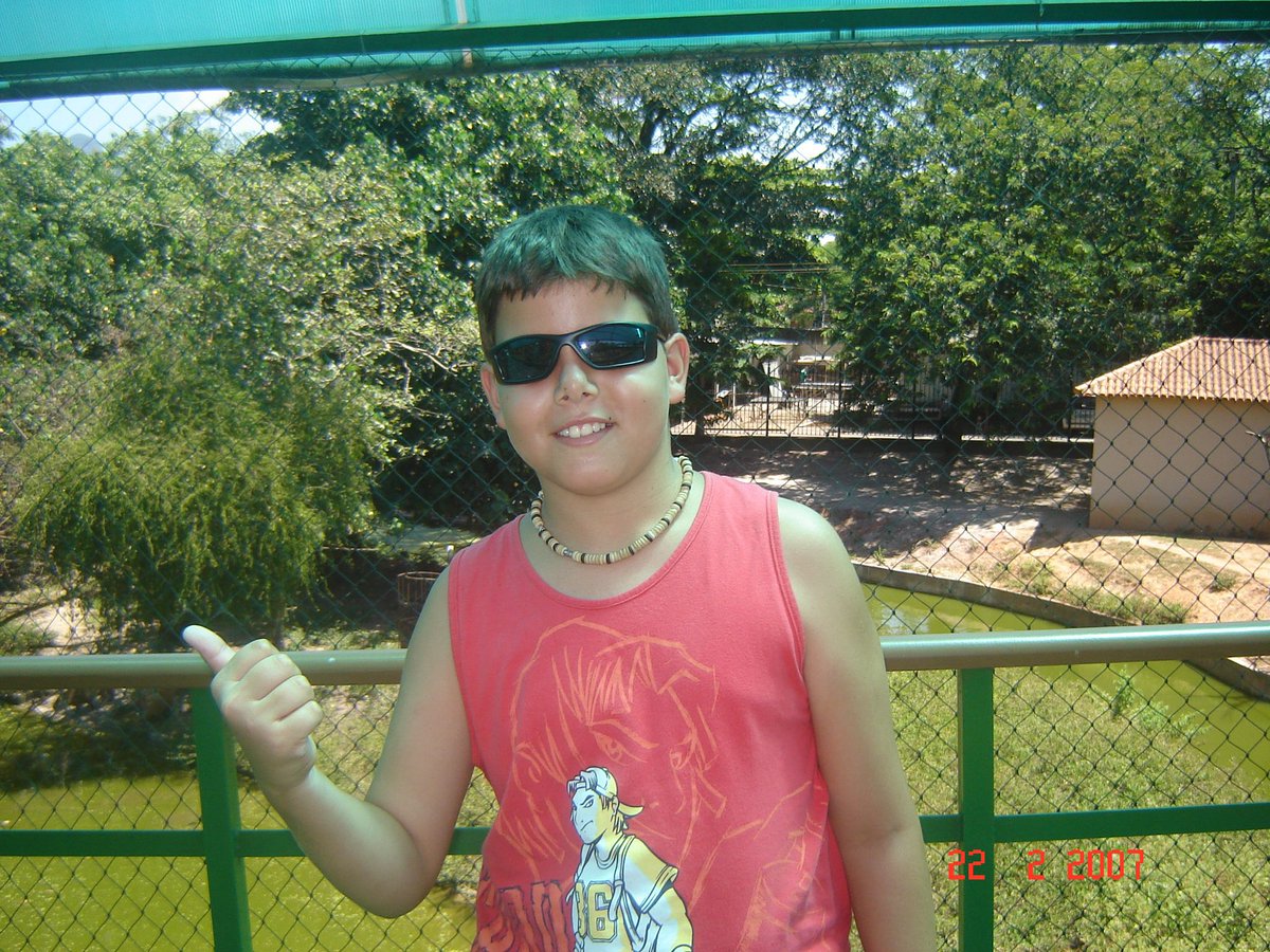 vim deixar essa foto de quando eu trabalhava de taxista só pra desejar um feliz dia das crianças