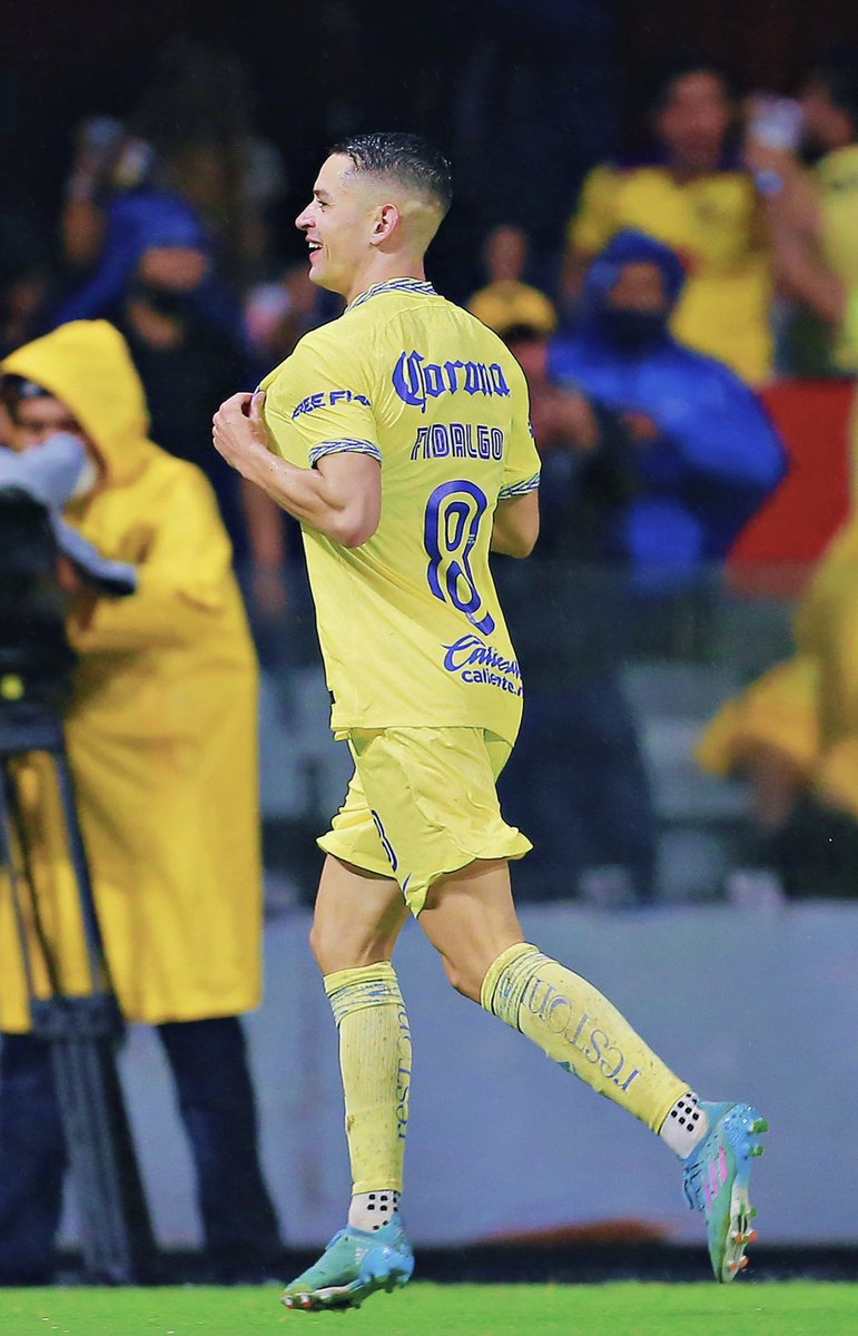 Felices 107 años <a href="/ClubAmerica/">Club América</a> otro año más agradecido y orgulloso de estar en el más grande de México🦅