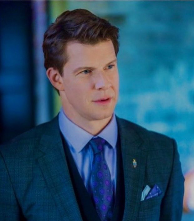 DorothyEubank16's tweet photo. Oliver: “Shakespeare…peasants!”

Oliver is a little bit of a snob! #SSDThePilot 
 @Eric_Mabius 

#RenewSSD @hallmarkchannel @hallmarkmovie @SamanthaDiPippo @RandPope #WeAreFOREVERPOstables https://t.co/zBE473YCJz