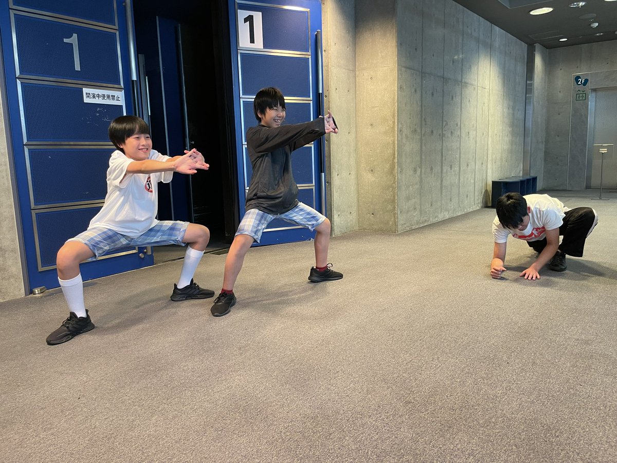 本日も朝から劇場入りしています✨
ウォーミングアップがんばっております！

#振付師目線現場レポート