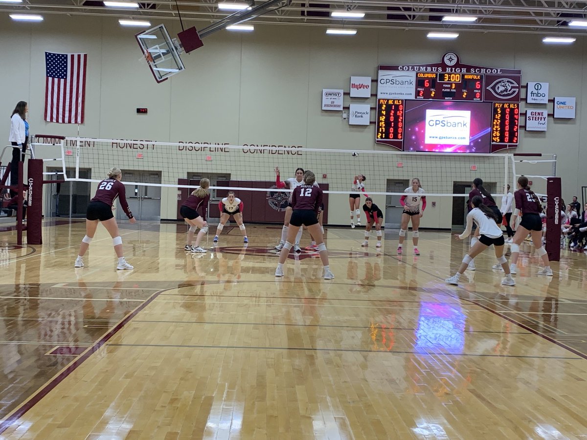 tkwapnioski's tweet photo. Great atmosphere at the #Anchor tonight as the ⁦@DiscovererWay⁩ #VBTeam takes the win over ⁦@npspanthers⁩ 3 sets to 0.  #VBSeniors #TheDiscovererWay #MaroonCupPoints ⁦@CTelegramSports⁩ ⁦@NebPreps⁩ #PinkOut https://t.co/hBISmKtTlT