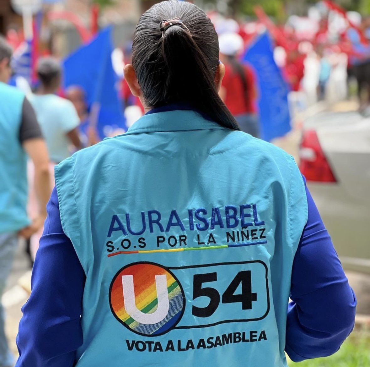 auraisabelgs's tweet photo. Emocionante de verdad. Gracias, amigos por recibirnos con tanto cariño. No más Diputados que se ven cada cuatro años. 

¡Vamos por los resultados y la eficiencia! 

Esta es la candidatura de los que no nos conformamos y en Dios vamos por más. 

A la Asamblea Departamental: U 54. https://t.co/Cm5J5x418D