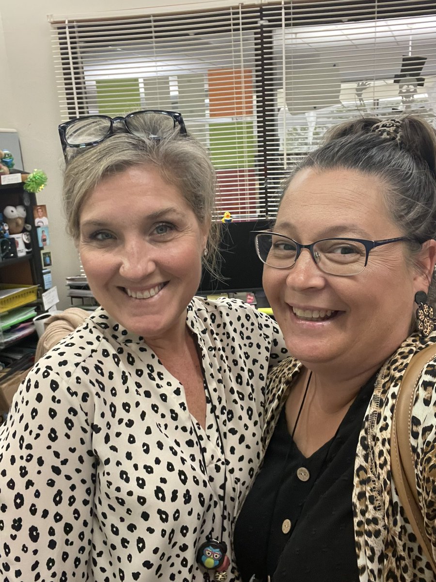 cironek1219's tweet photo. When you have best friends and you get to work with them every day!!! #celebratelps https://t.co/hppbhlKkCX