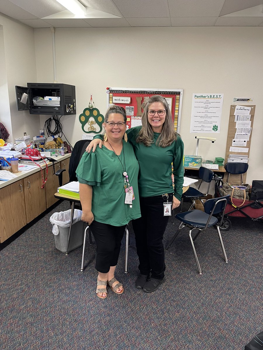 cironek1219's tweet photo. When you have best friends and you get to work with them every day!!! #celebratelps https://t.co/hppbhlKkCX