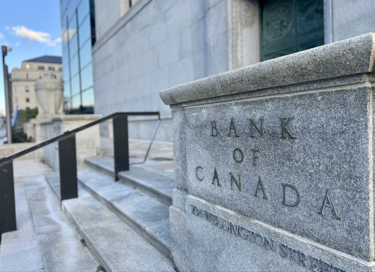 6. Lansdowne proposal makes interest rate assumptions that have zero margin for error In 2022, L2.0 assumed 4% rates, when Bank of Canada policy rate was 1% Today, L2.1 assumes 4.25% when BoC is 5% Not prudent planning! Taxpayers on hook for $1.3m/yr for each 0.5% we get wrong