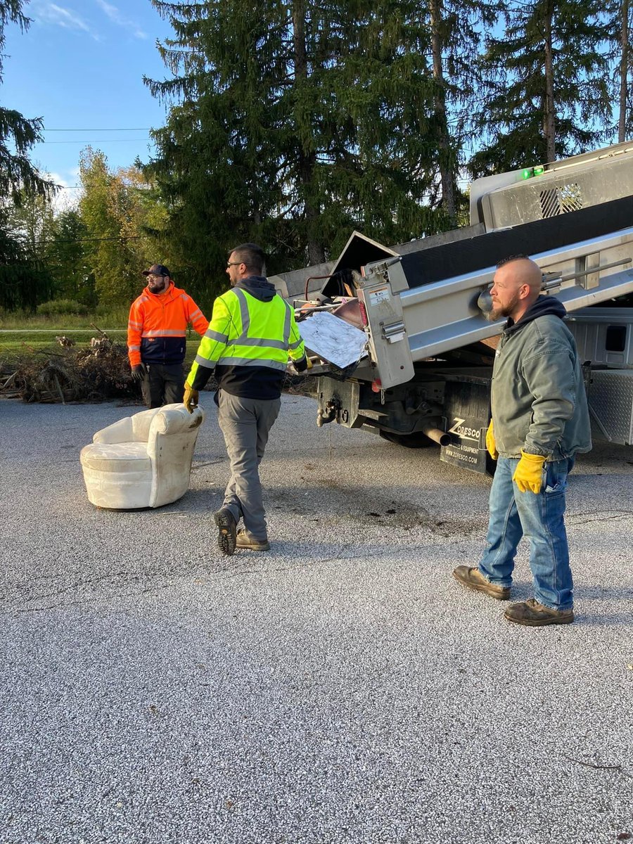 Chagrin Falls Park Community Center tweet media