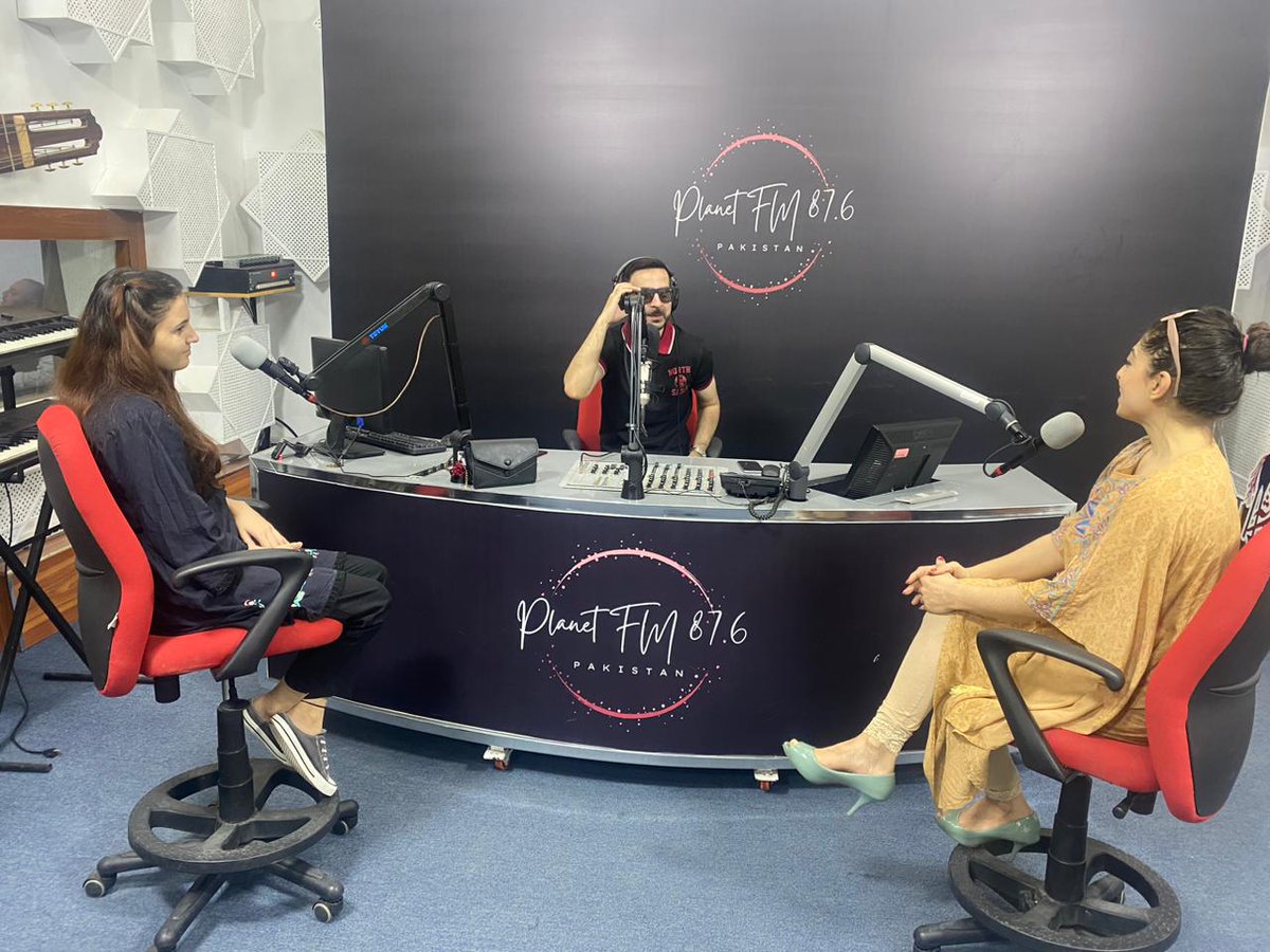 PlanetFM876's tweet photo. 🚀✨ 12/10's PDST broadcast was lit with A-Xee, Sam, DD, Sarah, and Razen! 🔥 with Guest Speaker Deborah David! 🎙️📻 Check out the highlights now for some serious vibes! 🎉💃 #PDST #PDSTHighlights https://t.co/apwPSIPsNh
