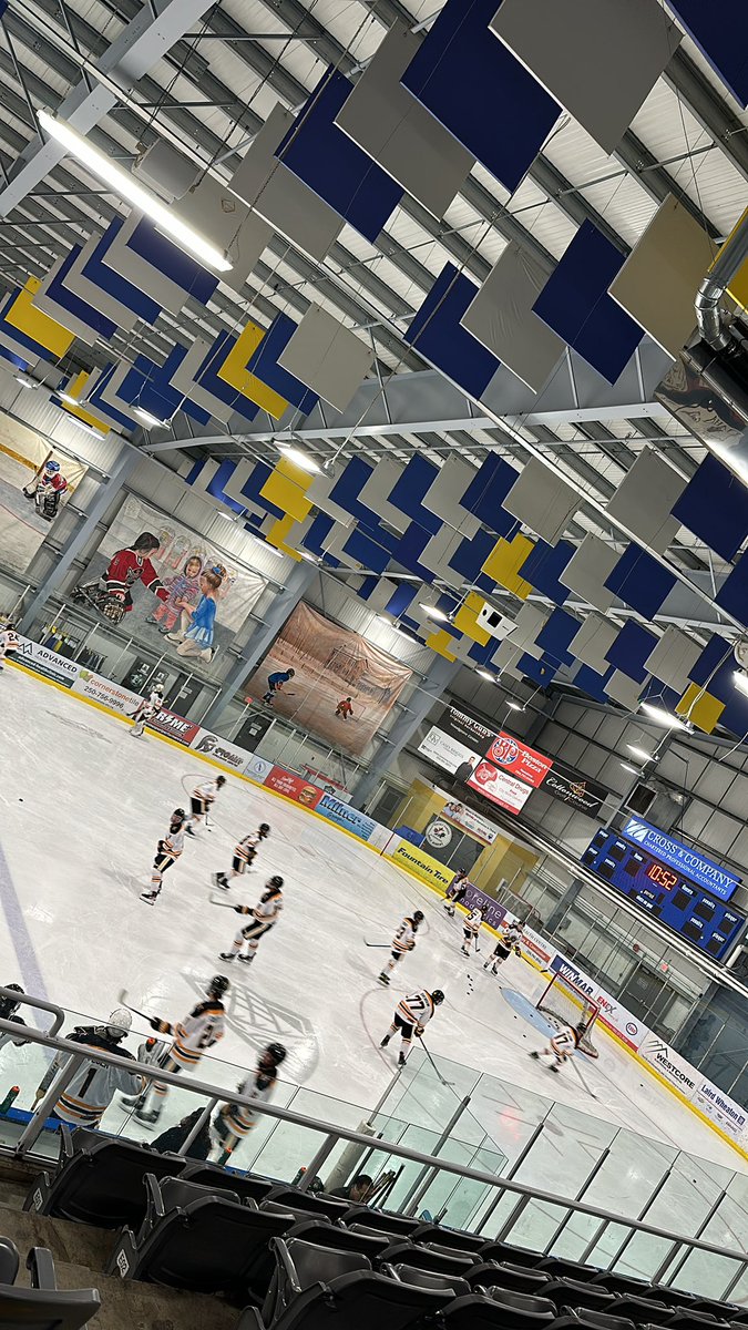 Warmups are underway as the @NBuccaneers host the <a href="/ppanthersvijhl/">Peninsula Panthers</a> in <a href="/vijhlofficial/">VIJHL</a> action from the pirate Ship. 7:15 puck drop. I will have the call on <a href="/FloHockey/">FloHockey</a>
