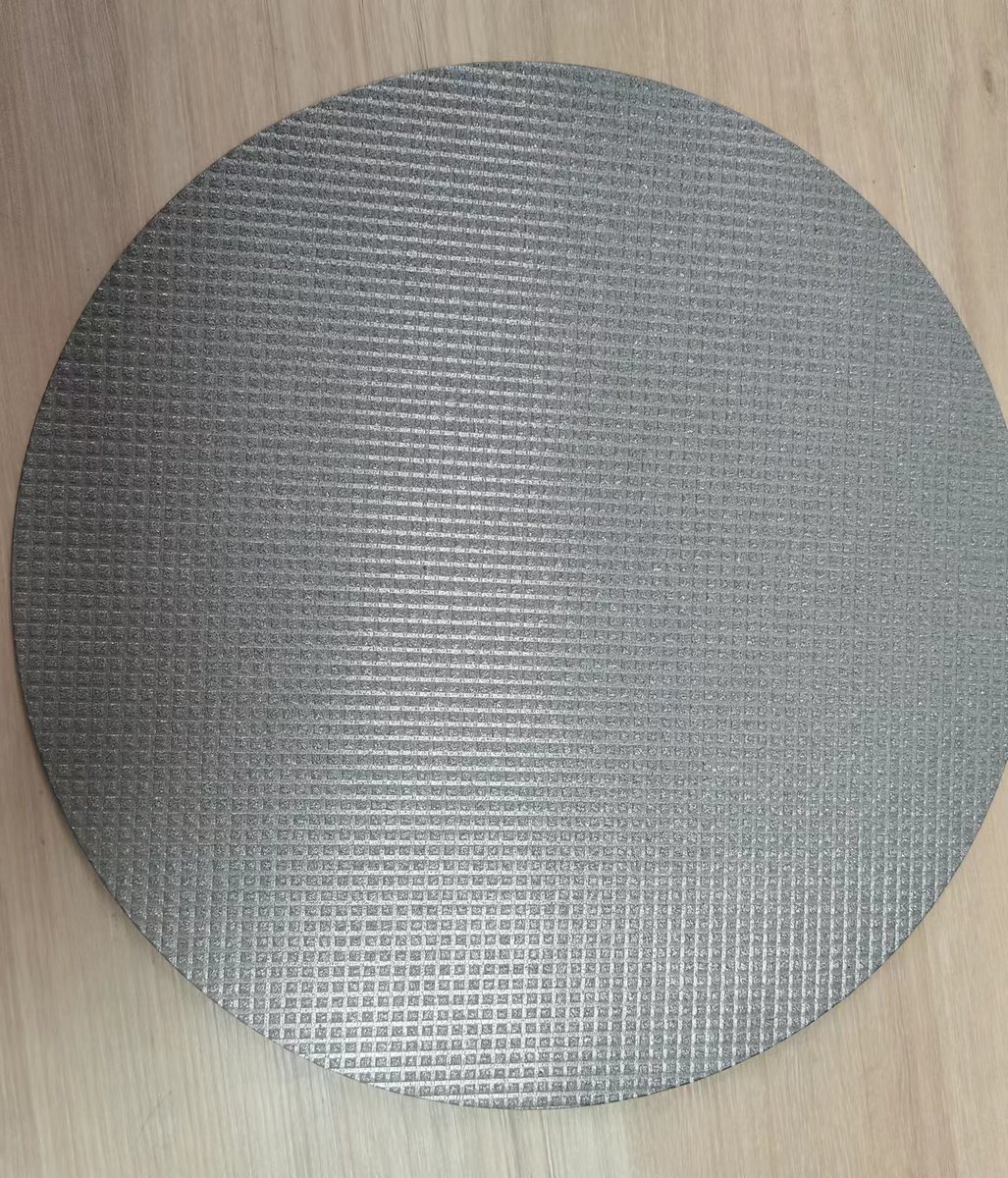 30um sintered porous titanium plate with ripple. 
Metal #microporous titanium powder sintered corrugated plate is specially made by Along Filtration to meet the requirements of customers. In the rolling process, the surface has a corrugated shape.