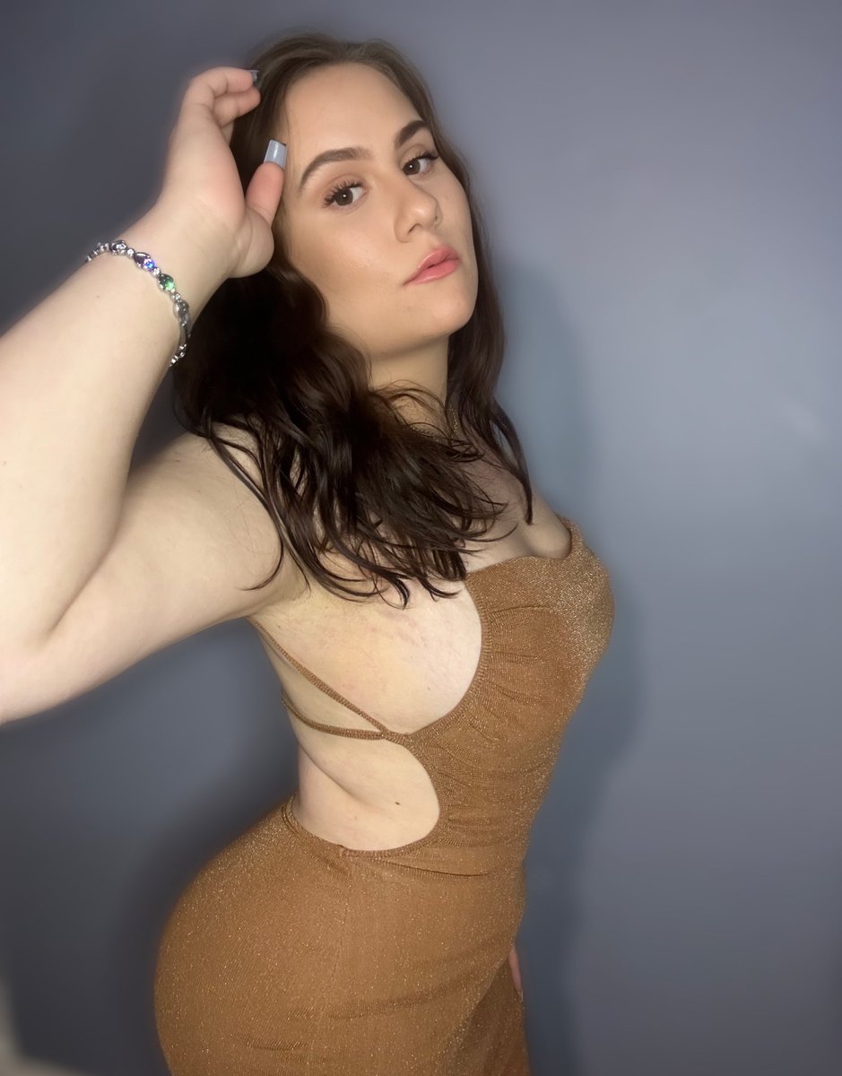BratJ111's tweet photo. Send $1,000 while you confess your love to me 👸🏻 https://t.co/RovdQ7W2uq