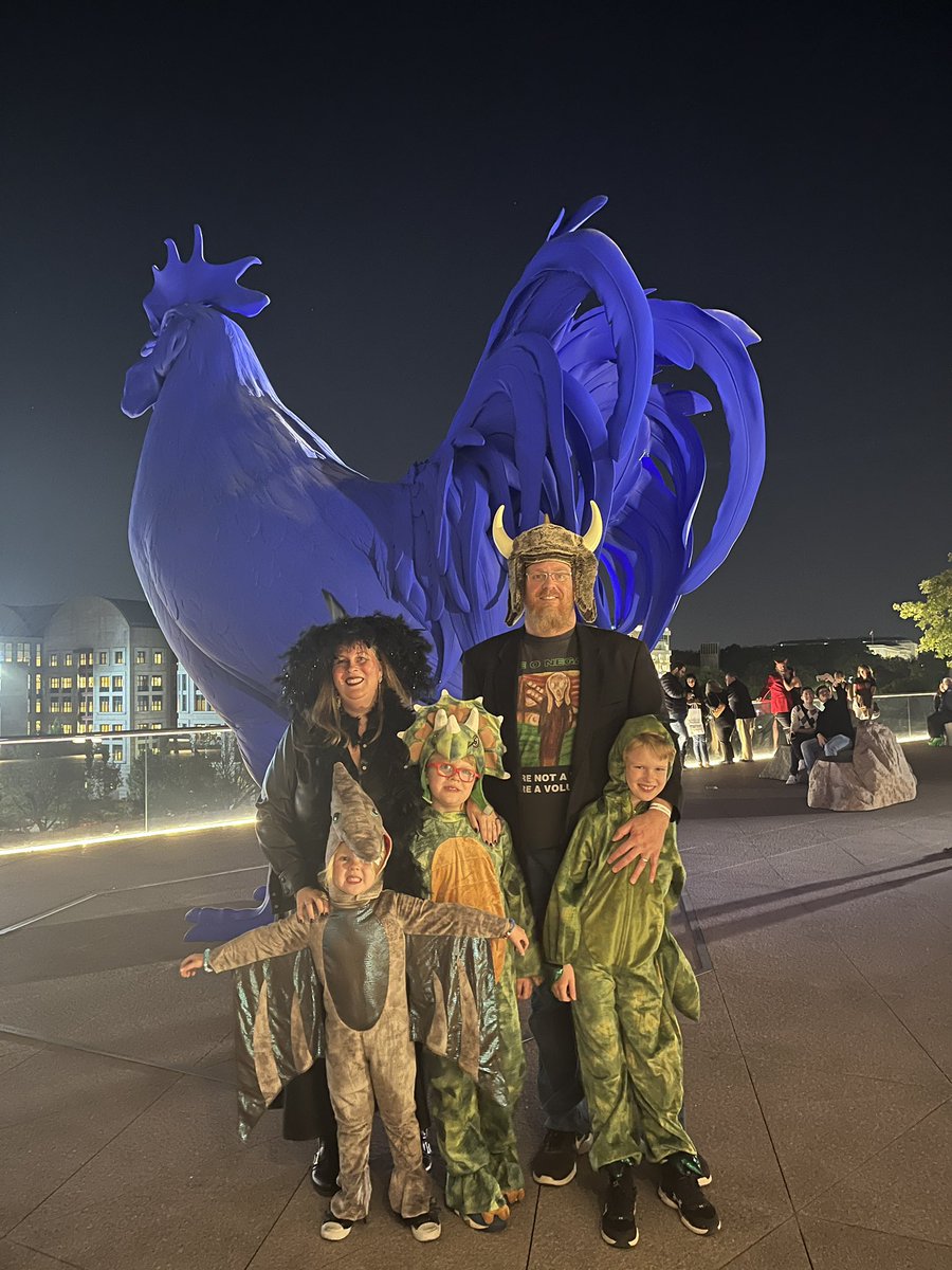 jhodgso1's tweet photo. Our first Halloween party of the year was a super fun soirรฉe at the @ngadc. Nightmare at the Museum was the best #nganights yet, complete with a screening of Ghostbusters with live music on the plaza! https://t.co/iBDKkk9hNt