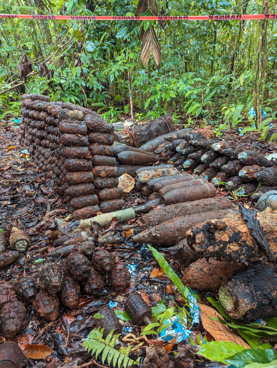 StefArmbruster's tweet photo. Extraordinary amount of unexploded #WW2 bombs, shells, grenades ppl live amid (& die from) in #SolomonIslands.
500+ #UXO collected in 6 days in four Western Province communities. #RSIPF assisted by @DefenceAust.
https://t.co/qf1nS0KMo6
#Pacific #auspol #USA #Japan #UXB #ERW https://t.co/IF6CFtD8oA